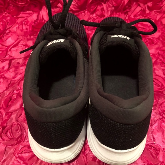nike revolution 4 wide womens